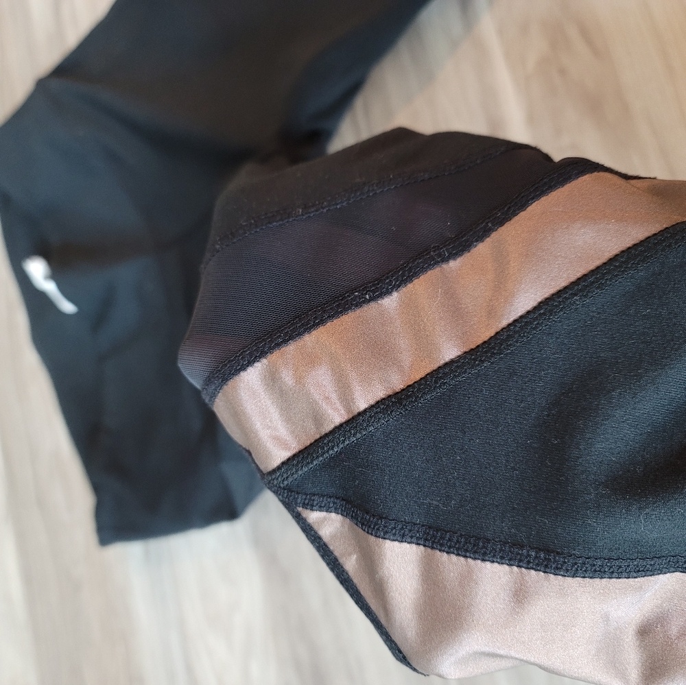 Fabletics legging - Picture 3 of 3